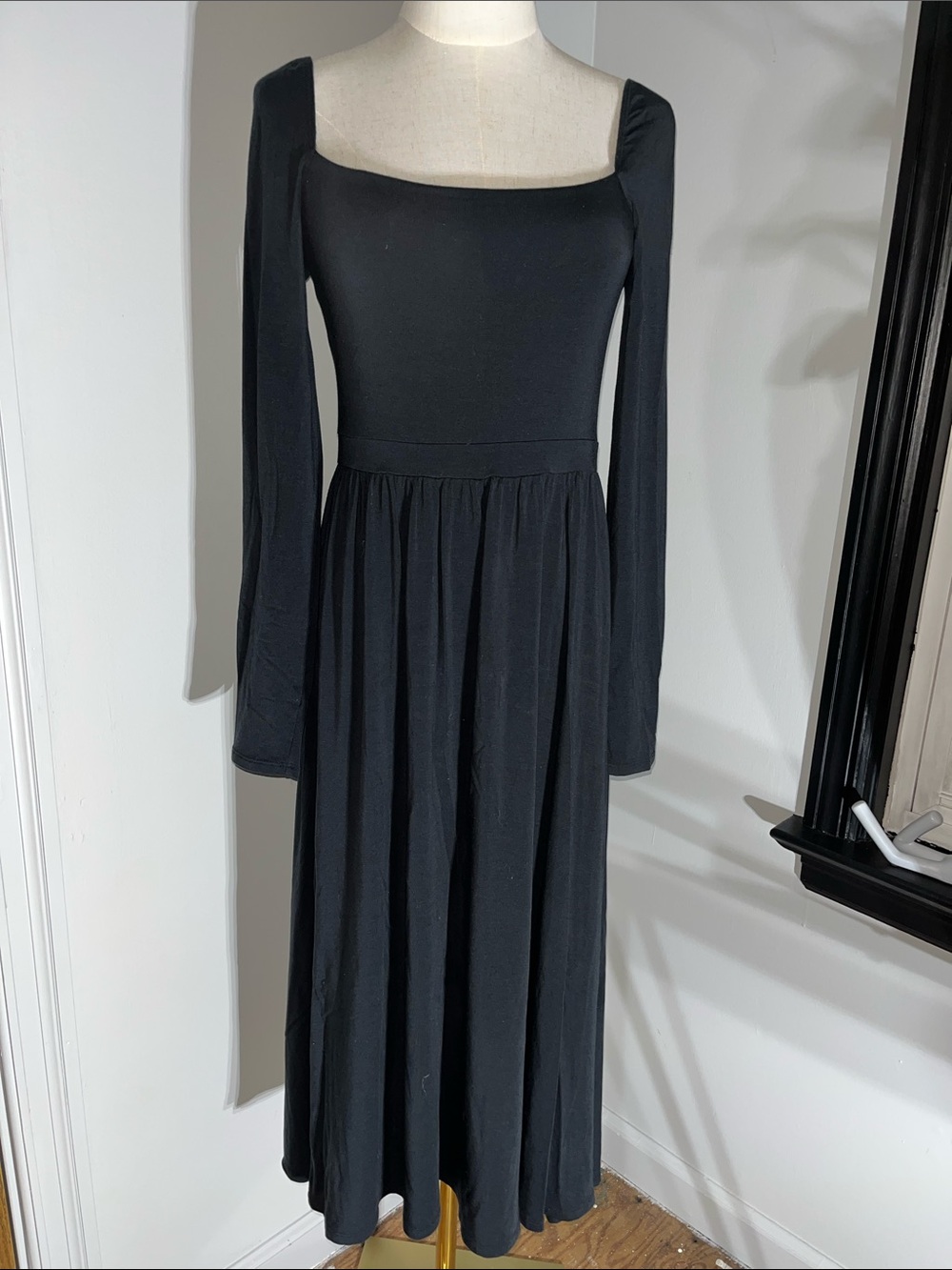Wilfred Black Long-Sleeve Square Neck Dress (M)